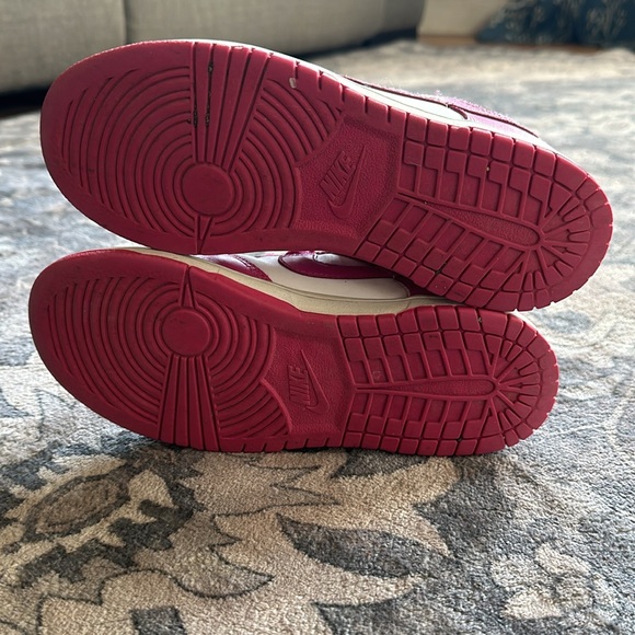 Nike Dunks - Picture 5 of 6